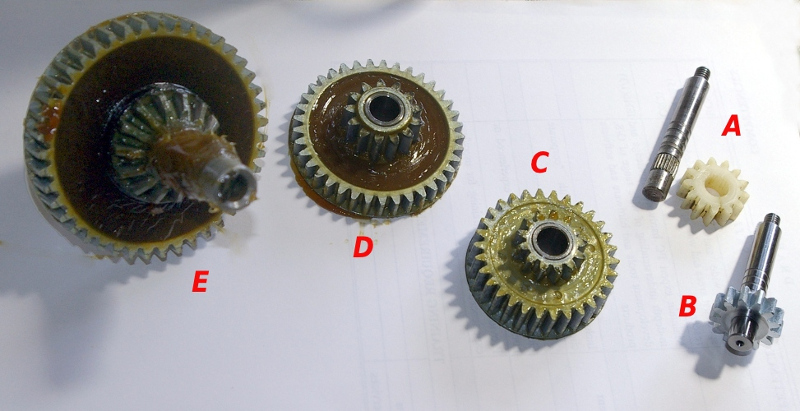 Kenwood gearbox repair - drive pinion gear